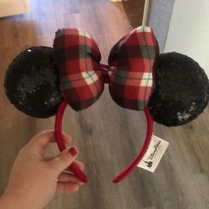 Minnie Mouse ears